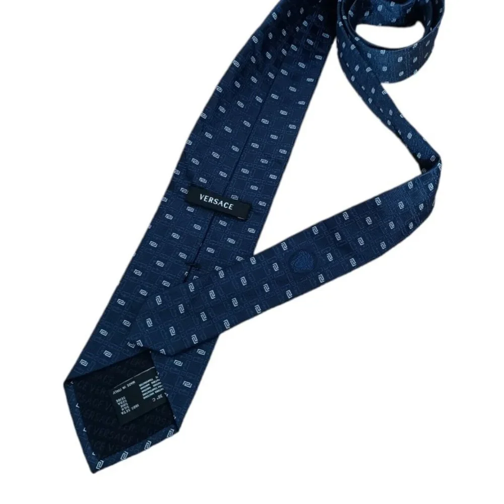 VERSACE Current Blue Geometric Monogrammed Logo Silk Tie ITALY 59